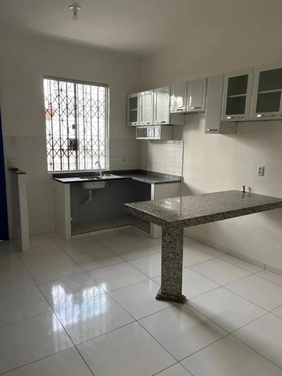 Casa reformada e semi-mobiliada | 2 quartos | Reduto - Foto 2
