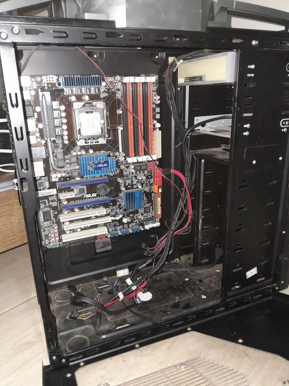 Gabinete pc 2009 com placa mãe e processador.  - Foto 3