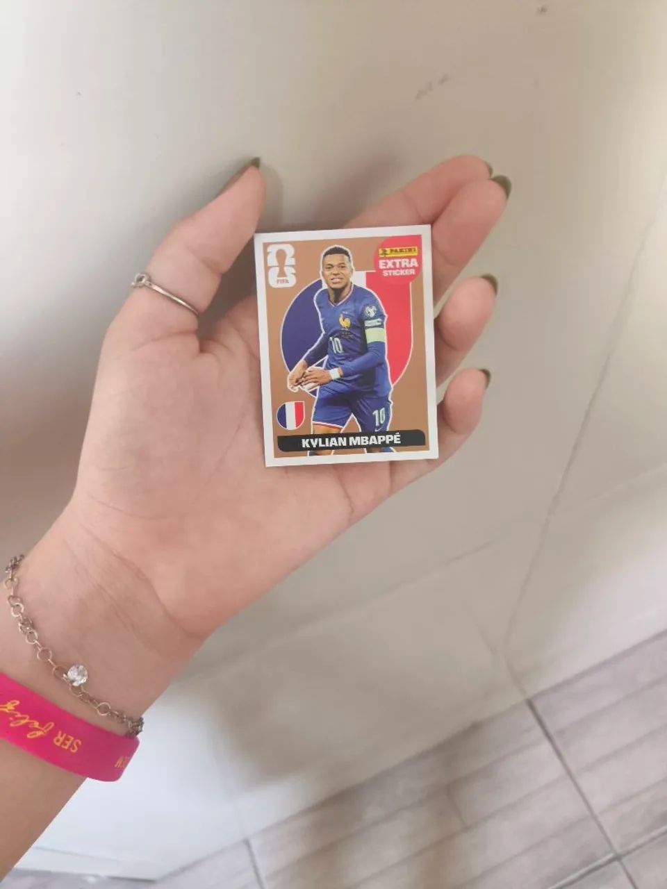 Figurinha Extra Sticker Bronze Kilian Mbappe - Foto 3