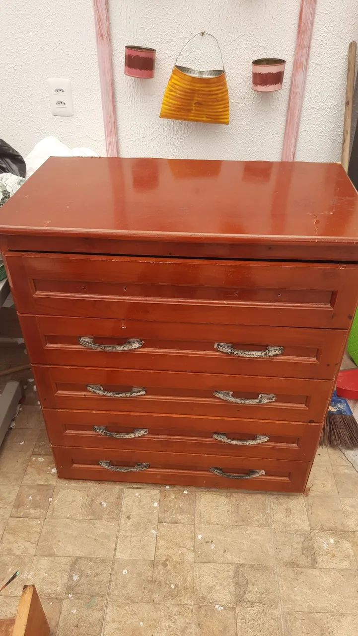 VENDO CÔMODA DE MADEIRA 