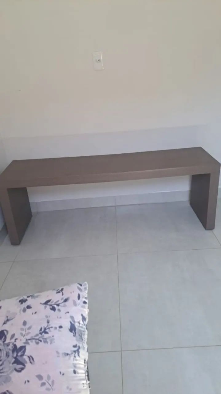 Cristaleira e sofá  - Foto 3