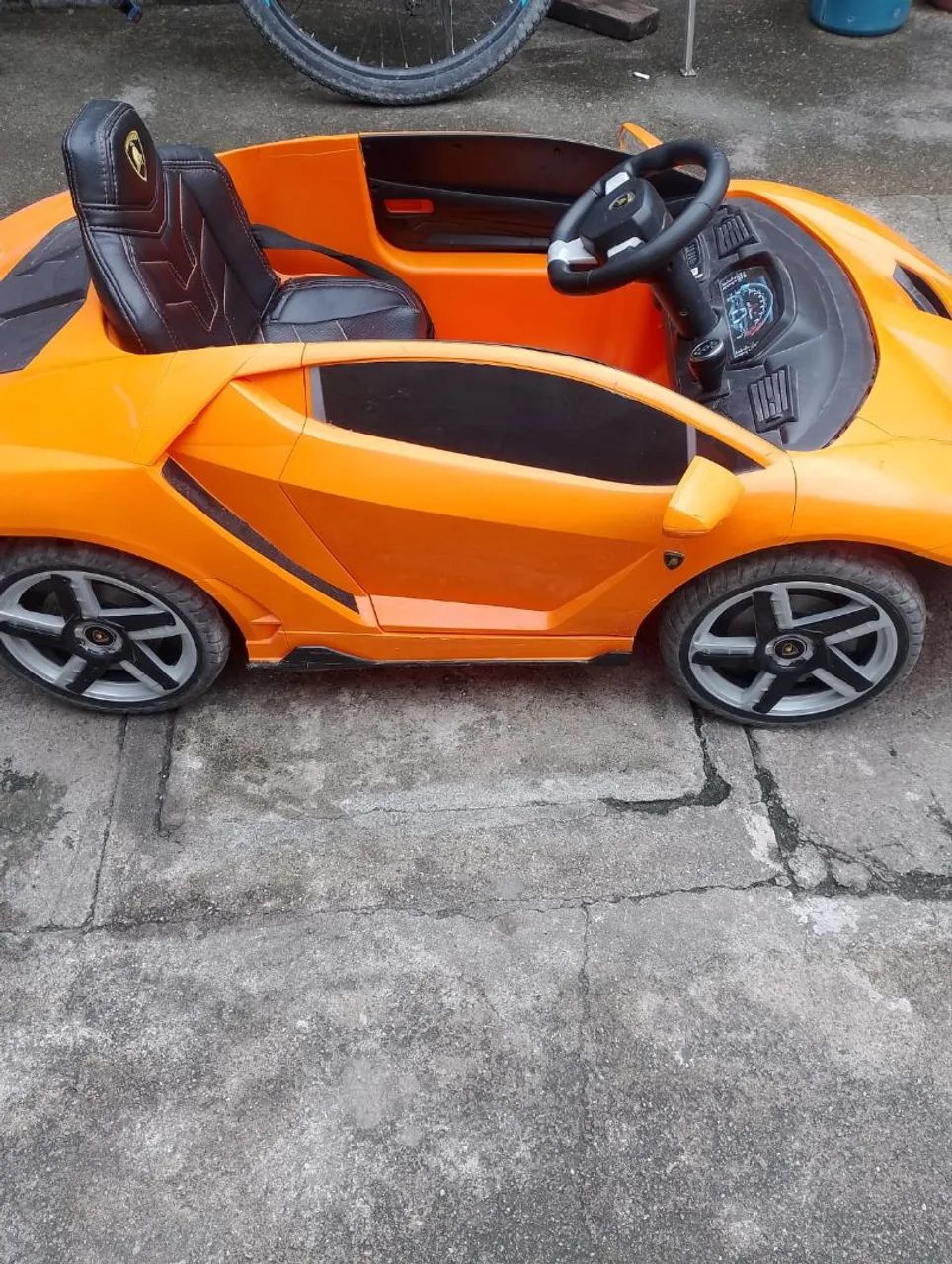 Carro elétrico infantil em perfeito estado semi novo