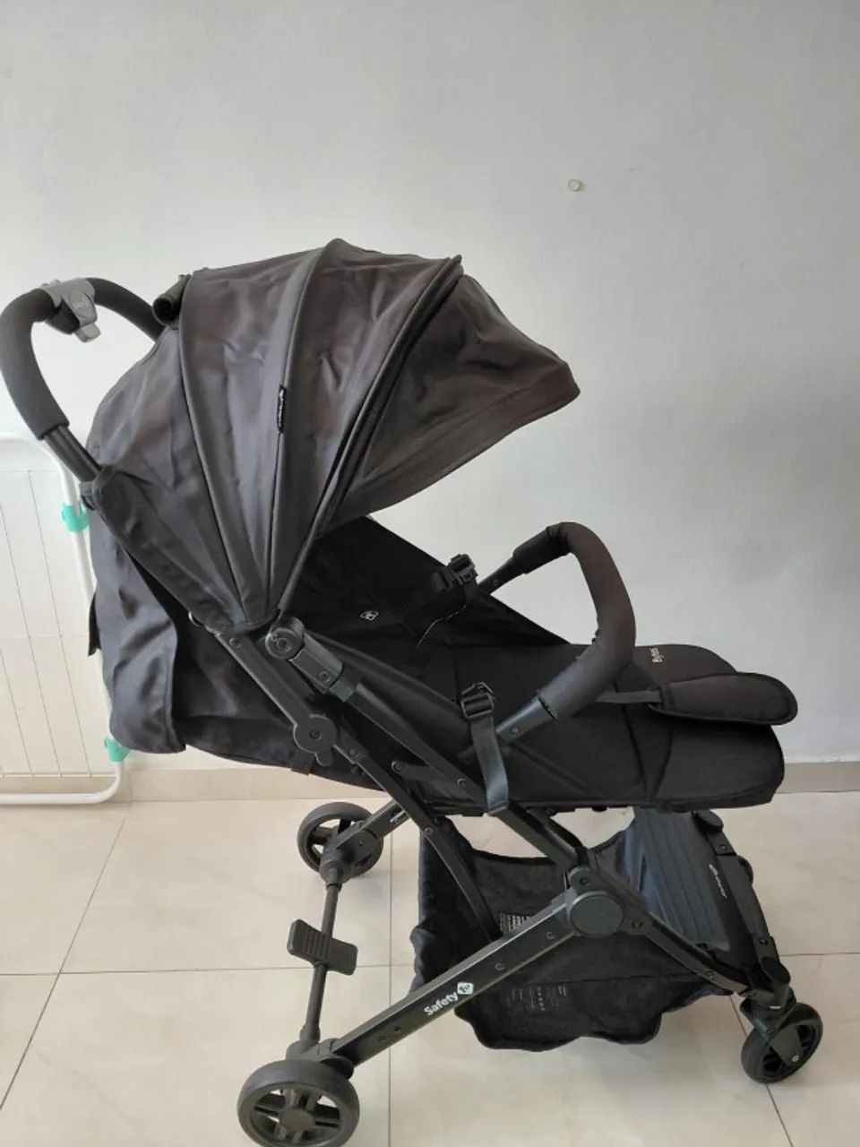 Carrinho de Bebê Safety 1st, Bytes, Full Black - Foto 3
