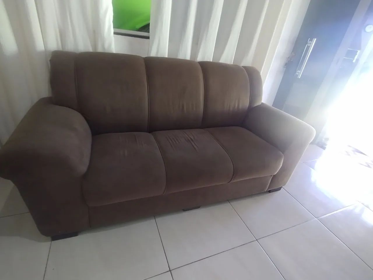 Vende de sofá três lugares valor 380 - Foto 2
