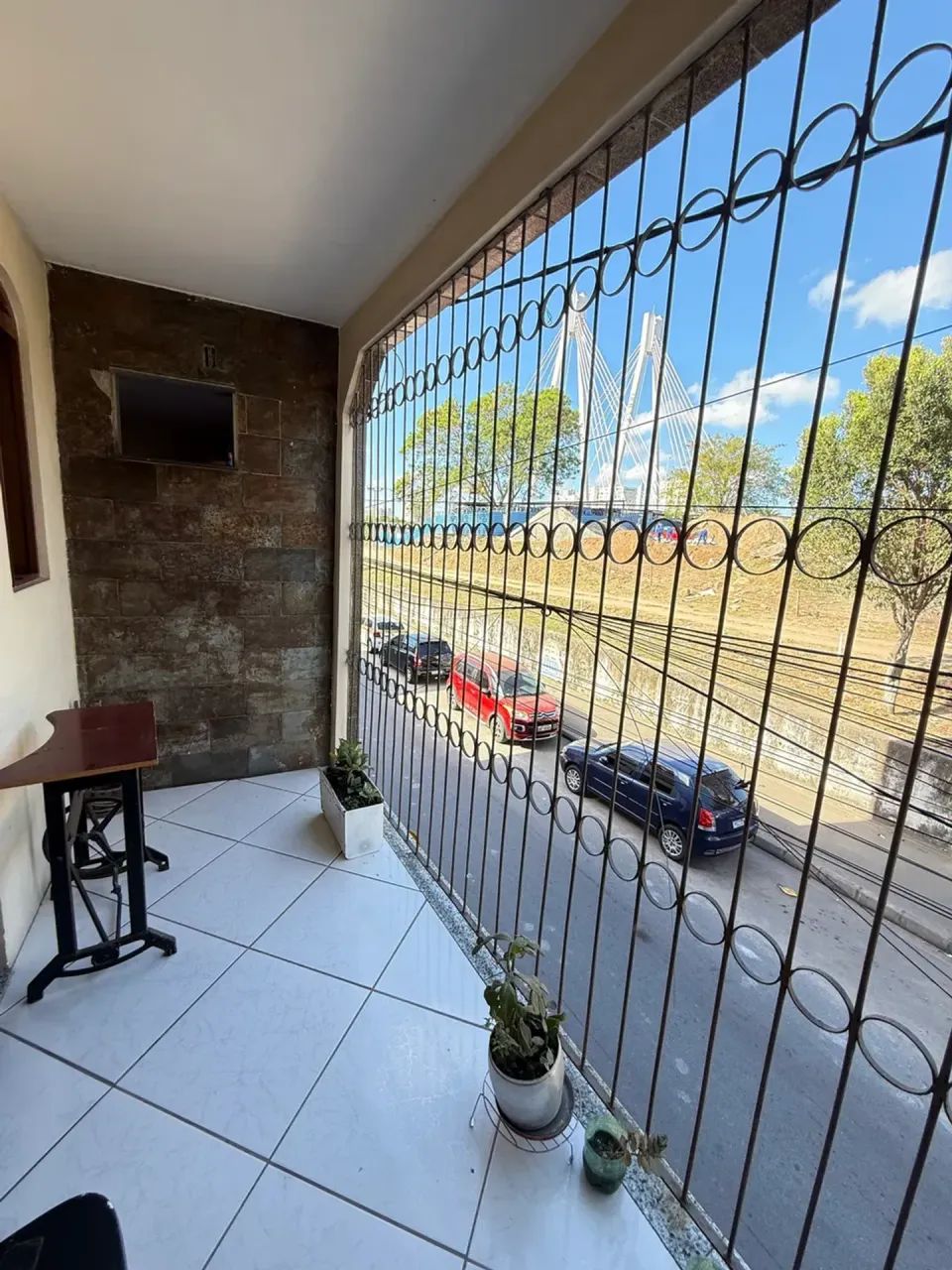 Vendo predio com 3 apartamentos de 3qts e uma loja com terraço gigante em Andorinhas - Vit - Foto 2