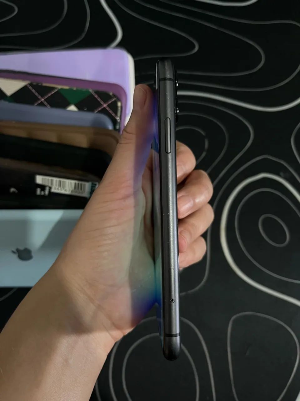 Iphone 11 com 11 capinhas + 2 películas - Foto 3