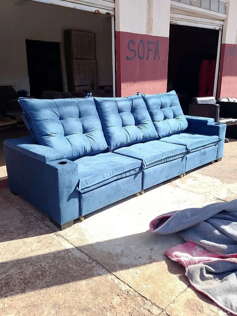 Sofá retrátil reclinável de 2.84 mts