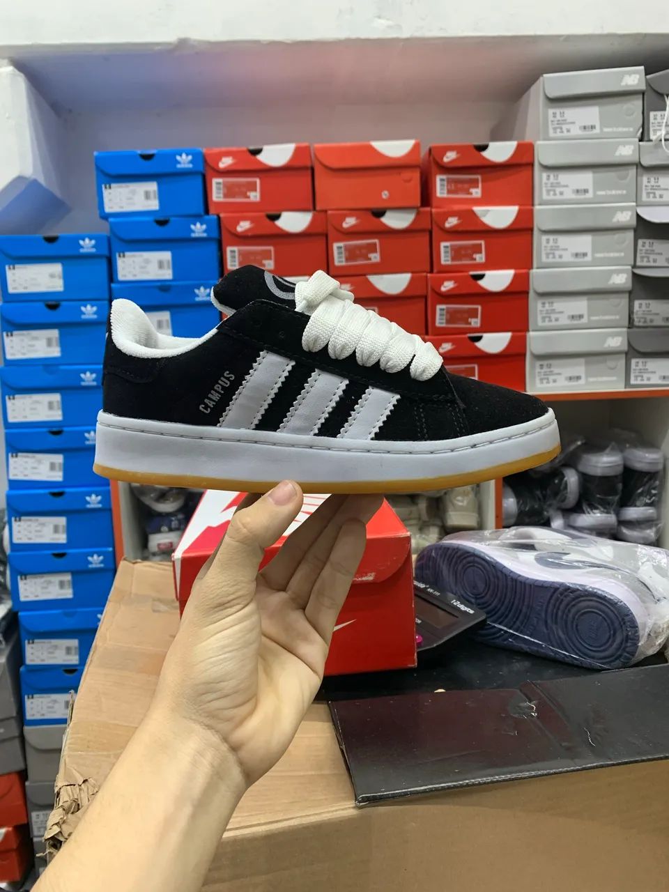 Tênis Adidas Campus 34/35 - Foto 2