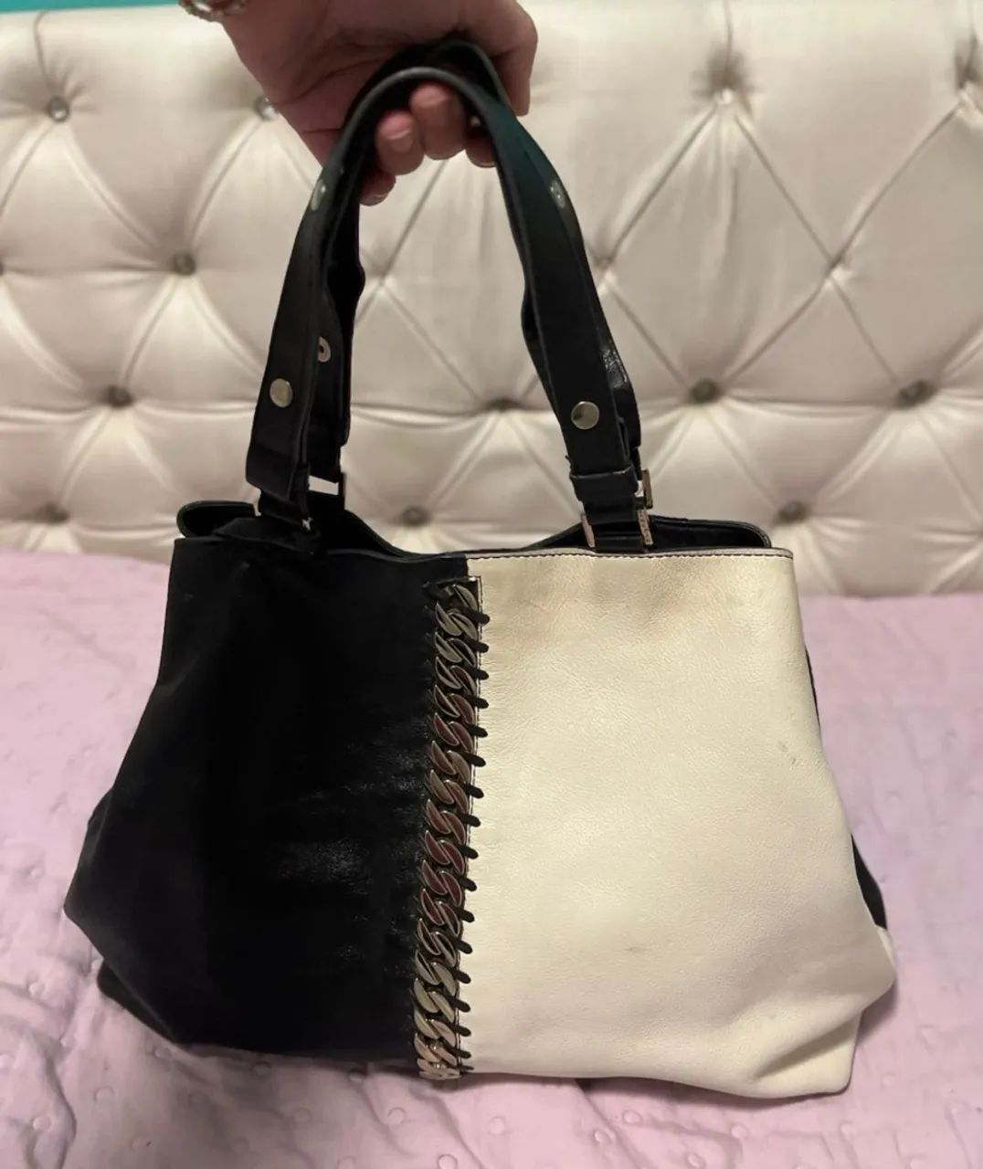 Bolsa Arezzo Bicolor preta e branca  - Foto 4