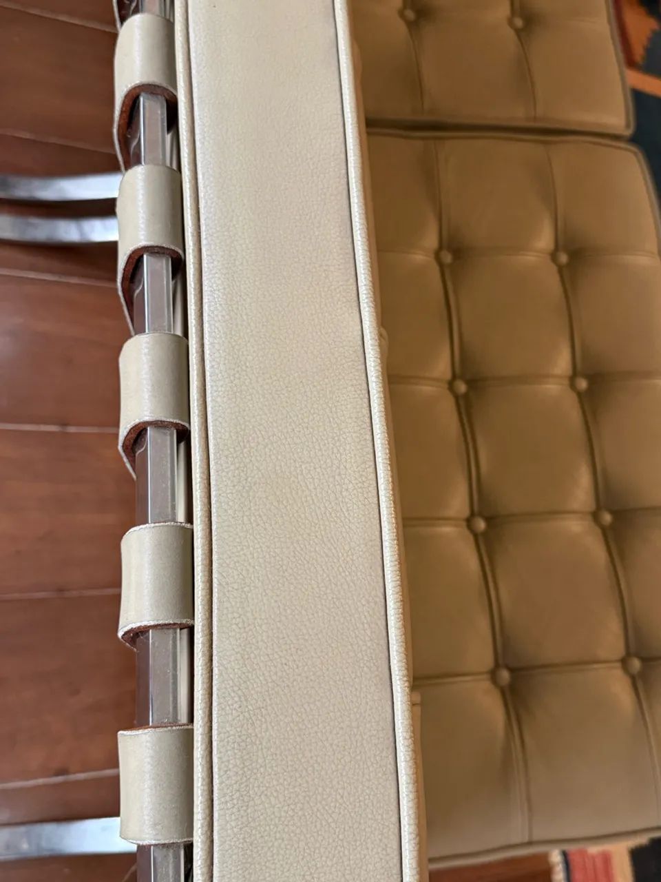 Poltrona Barcelona Clássica Design - Aço Inox Couro Legítimo Impecável  - Foto 2