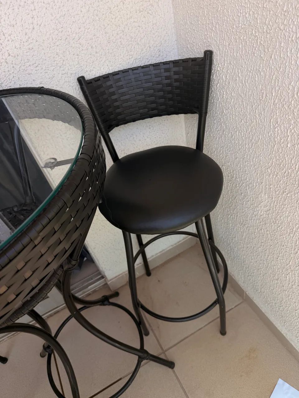 Bistrô e 2 banquetas  - Foto 3