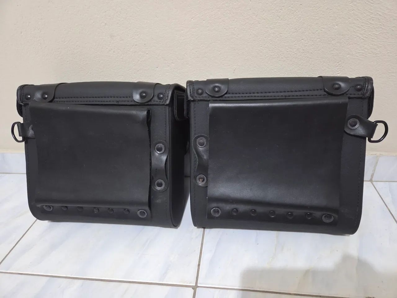 Par de Alforjes B.M Bolsas para Moto - Estilo Custom - Preto - Foto 3