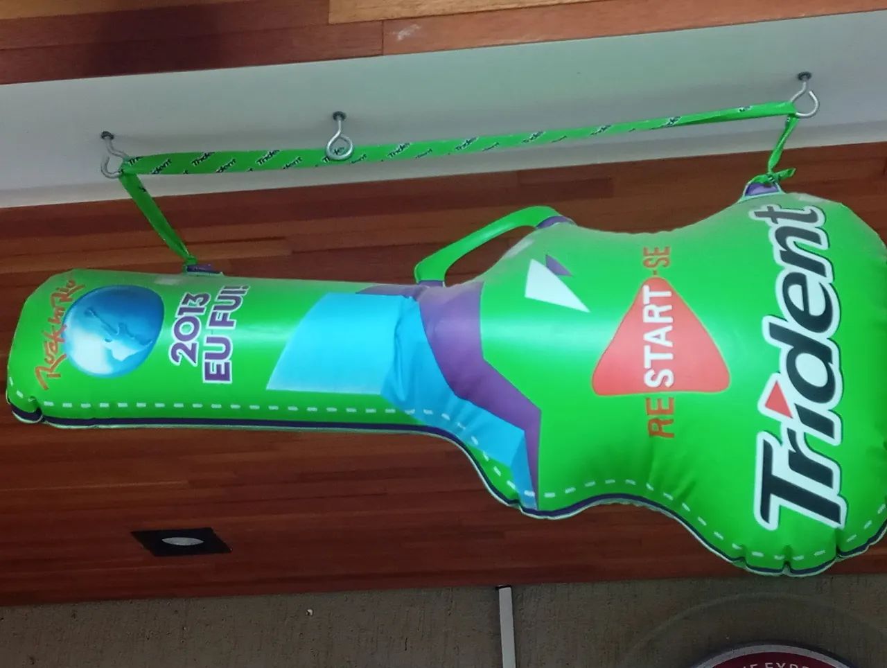 Inflável Trident guitarra 