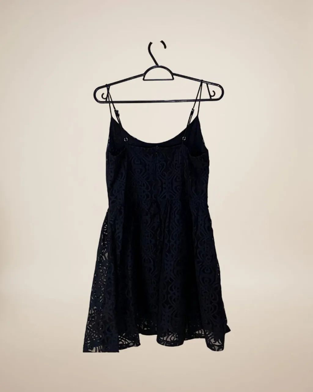 Vestido curto renda preta tam G - Foto 3