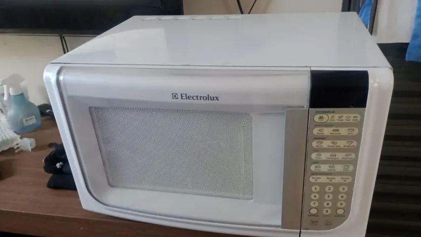 microondas 30 litros bem conservado completo sem defeitos 
