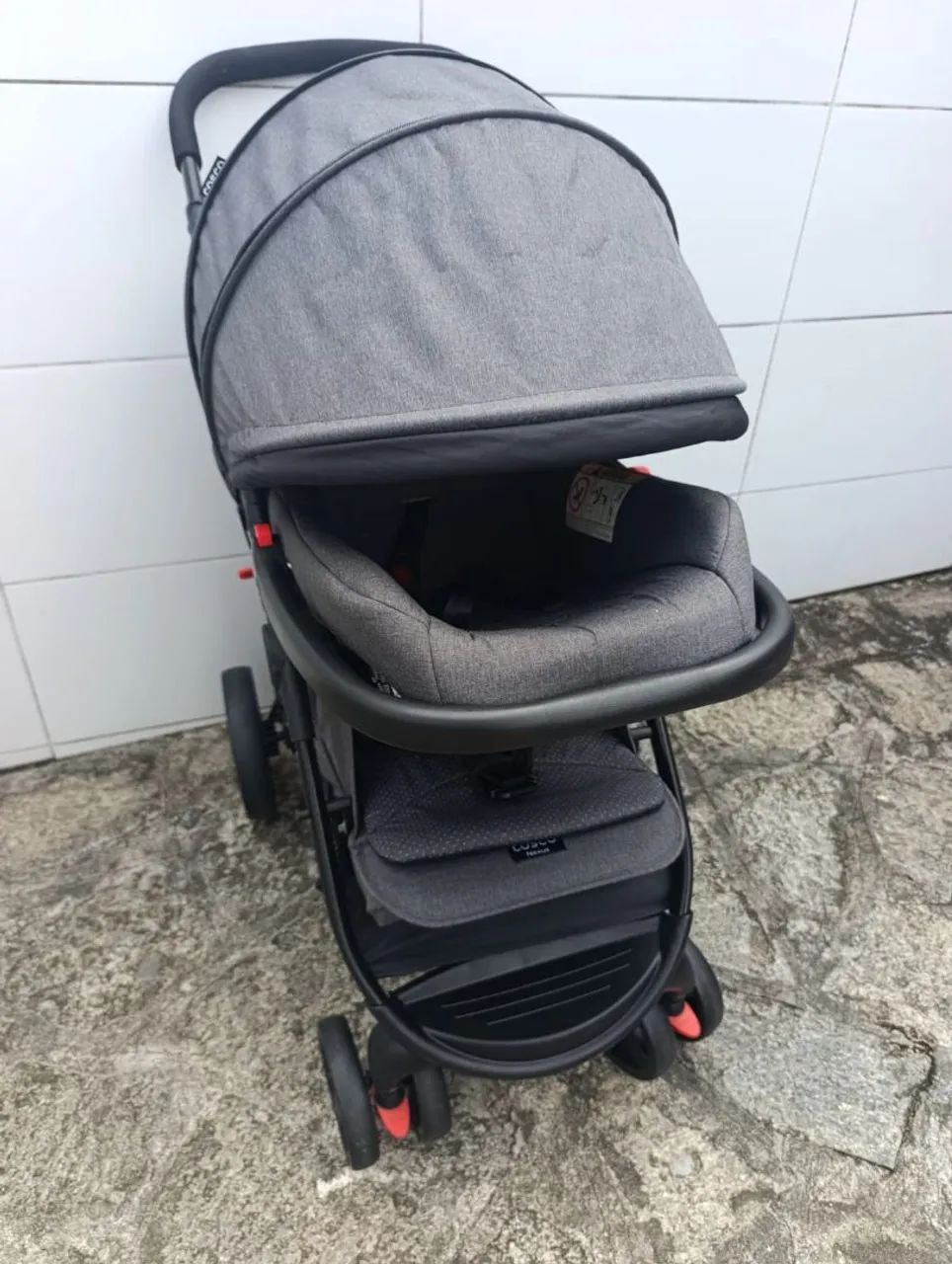 Carrinho com bebê conforto  - Foto 2