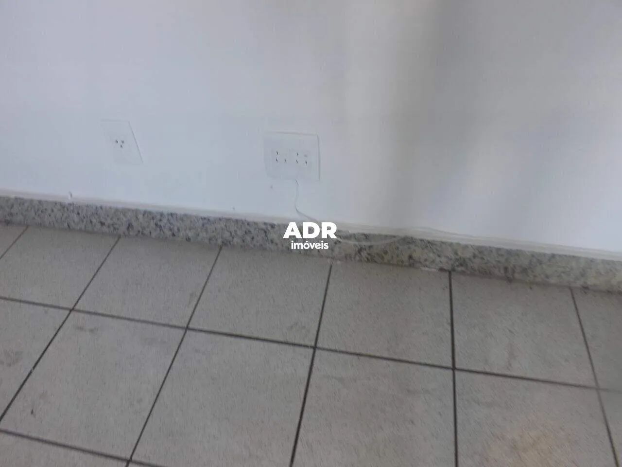 Sala 30m² bairro Santa Terezinha. - Foto 4