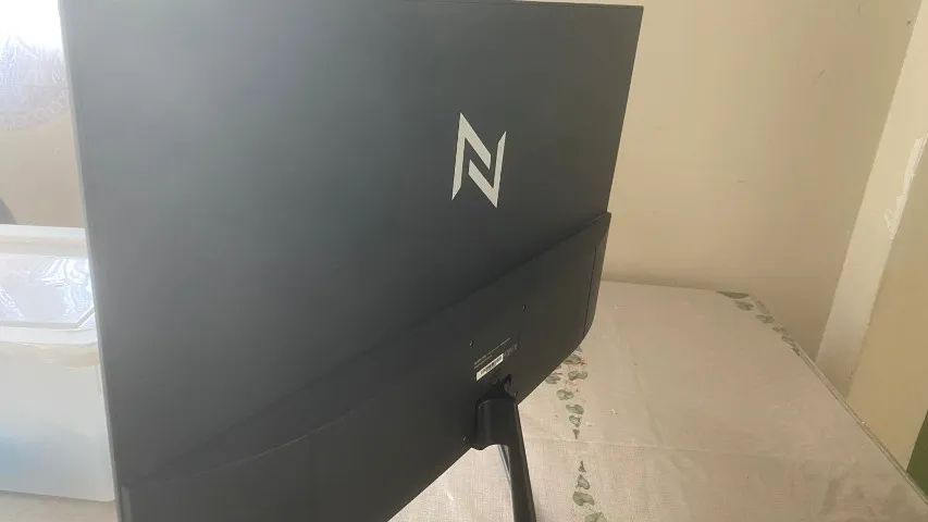 Monitores 24? e 25? - Neologic + LG Flatron - Ótimo Estado - Foto 2