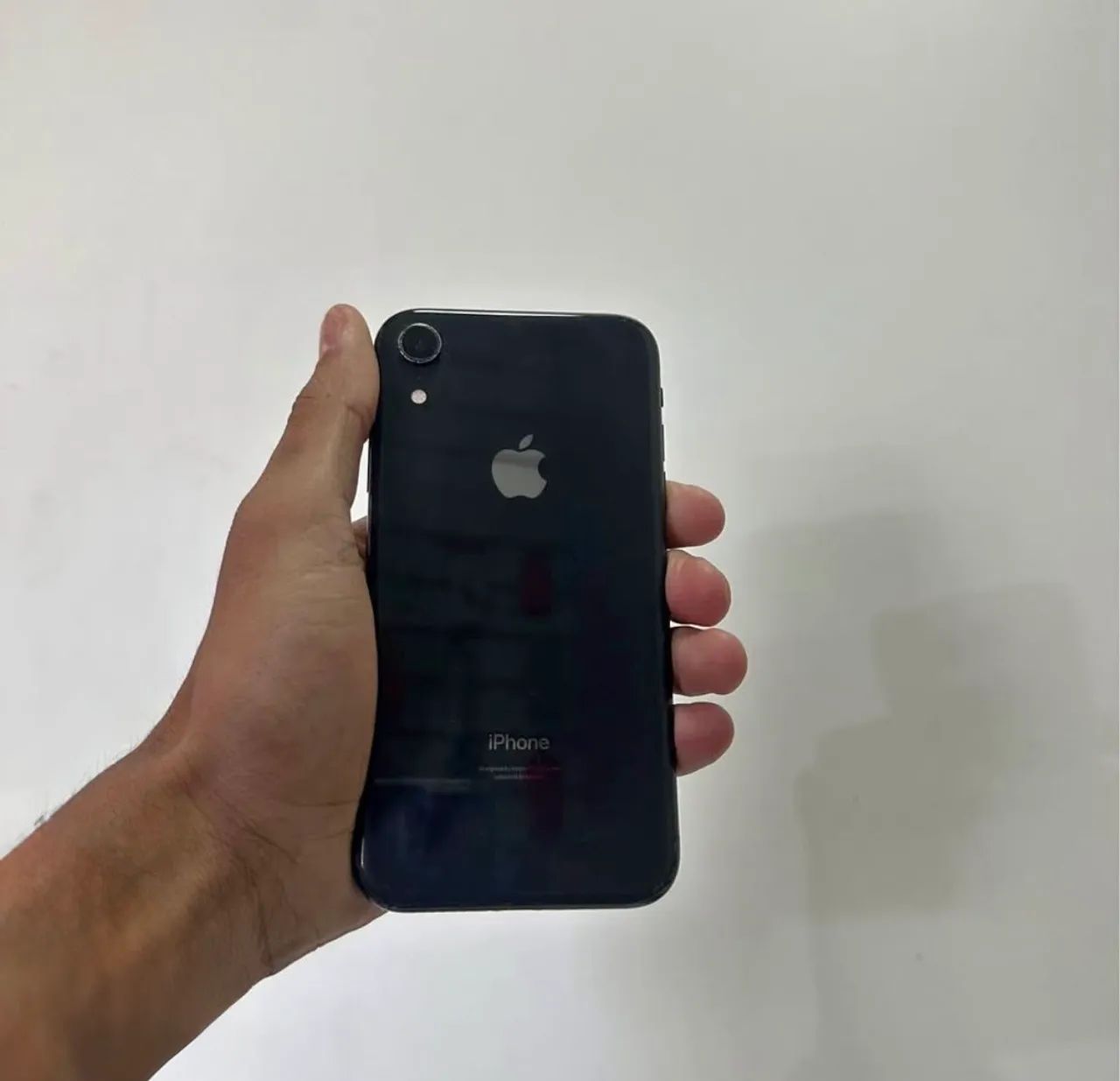 Vendo iPhone XR 64gb preto ótimo estado 80%  - Foto 3