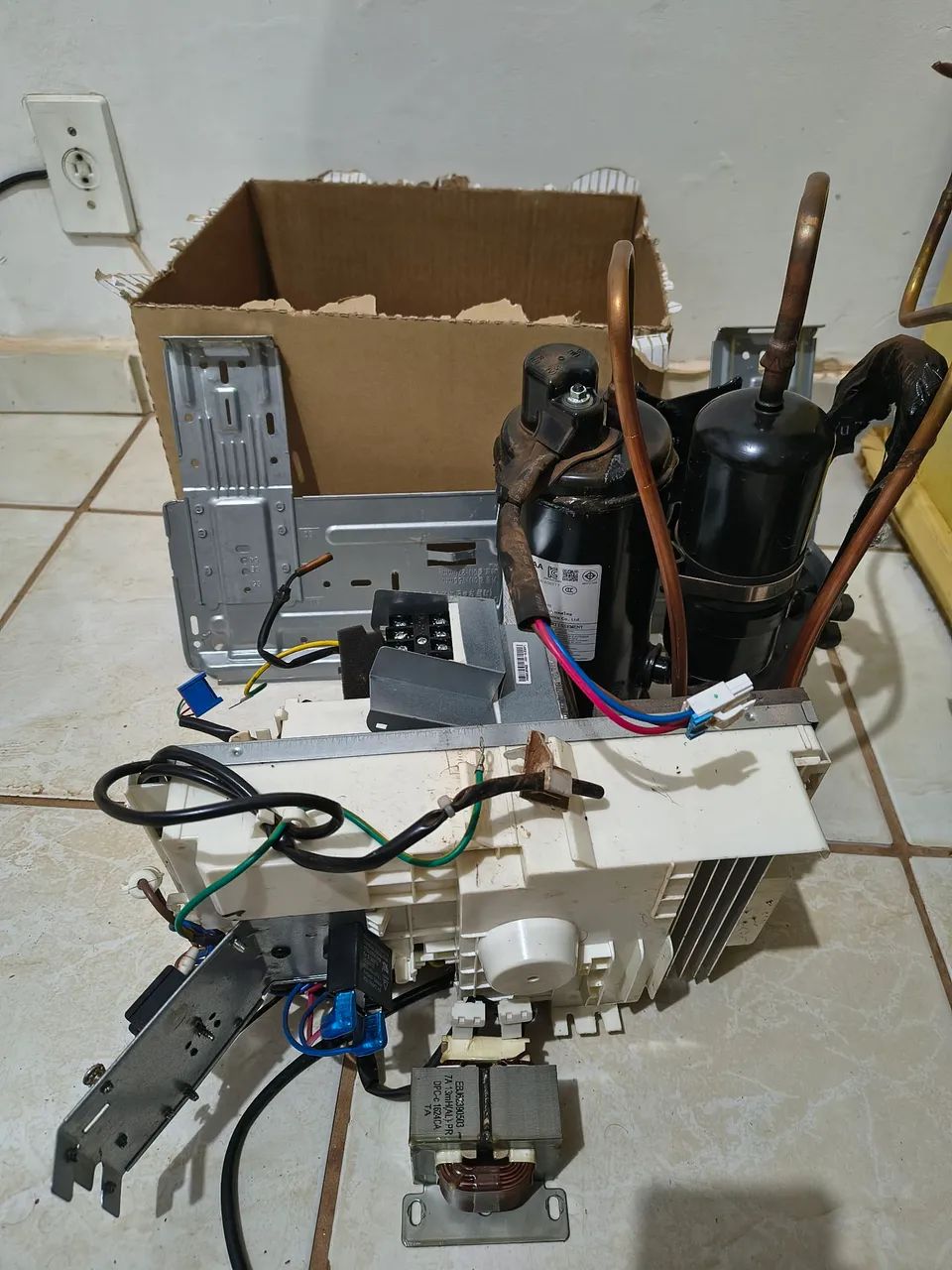Vendo placa e compressor ar LG 12000 
