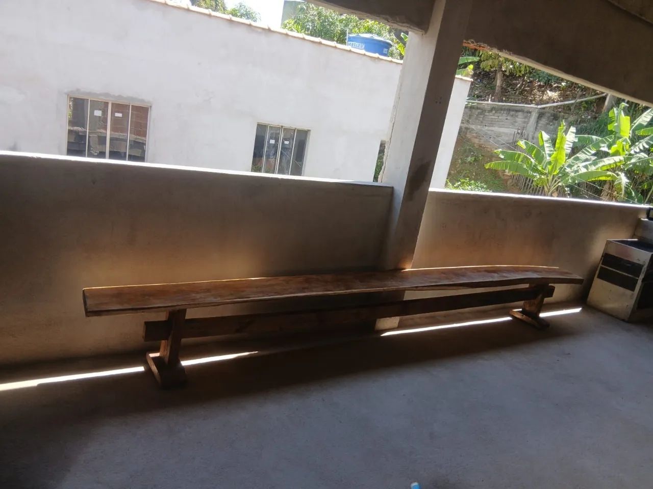 Tenho 2 bancos madeira arcacia cada 900.
