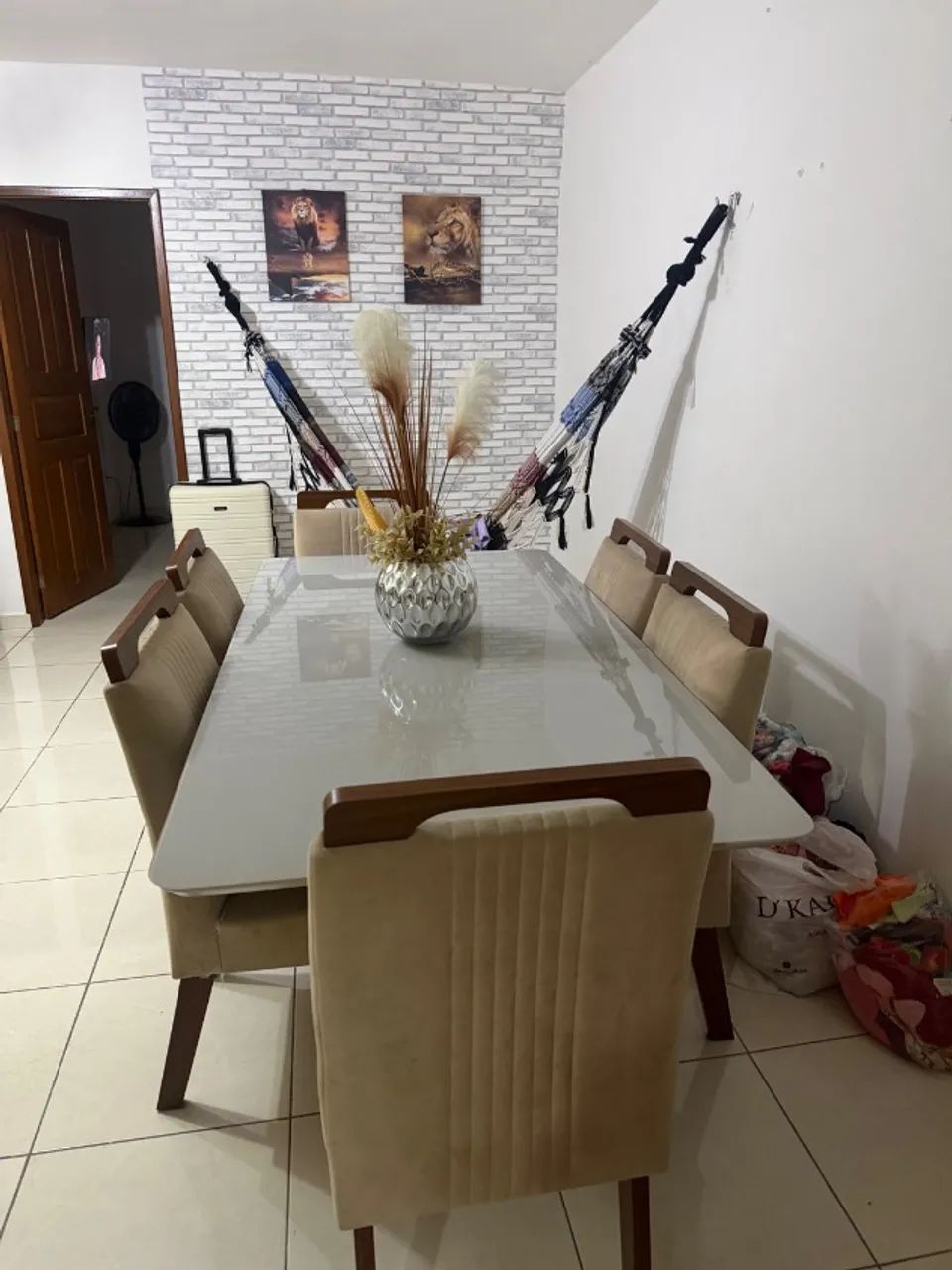Mesa de jantas com seis cadeiras  - Foto 3