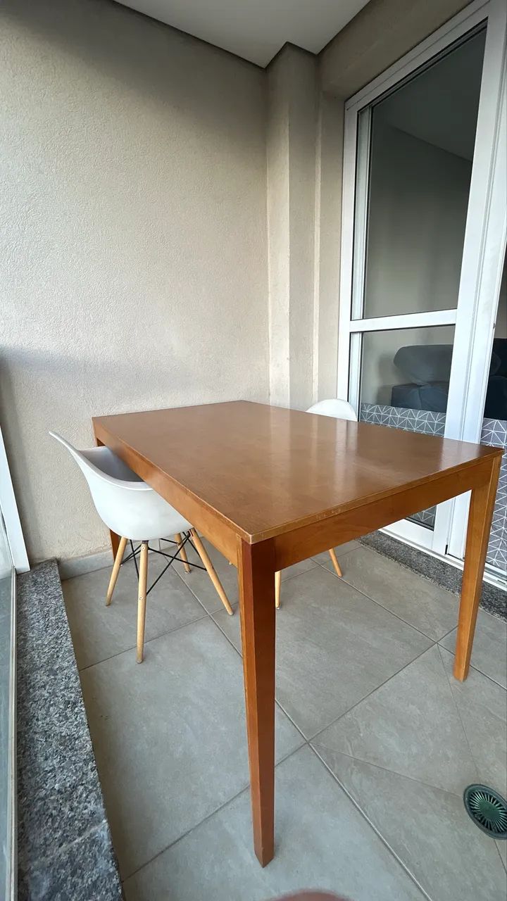 Mesa de madeira Tok&Stok