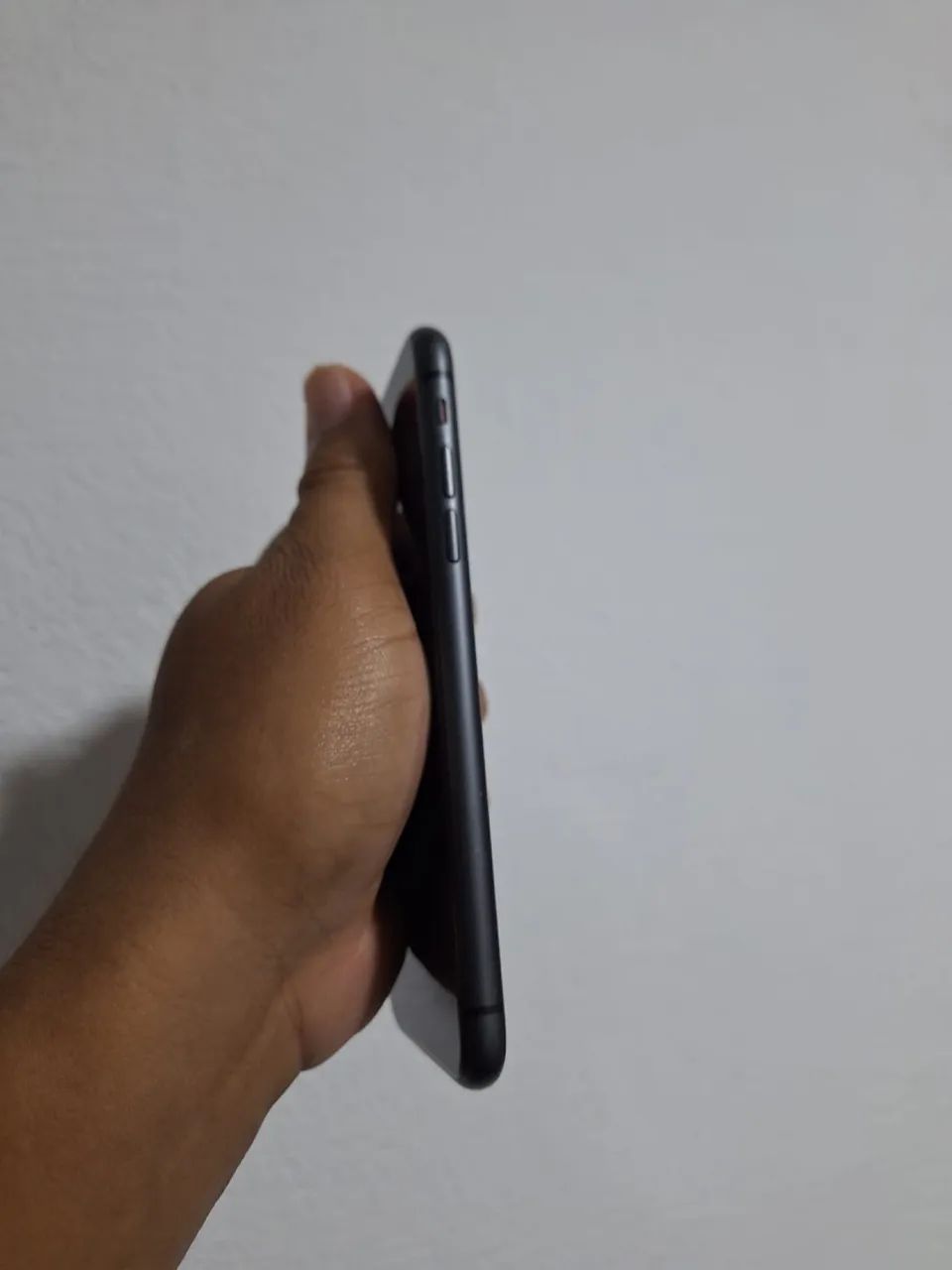 Vendo iPhone 11 128g extra funcionando tudo 
