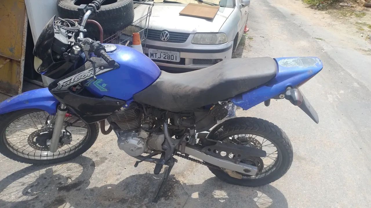 Moto Falcon retirada de peças ou para roça
