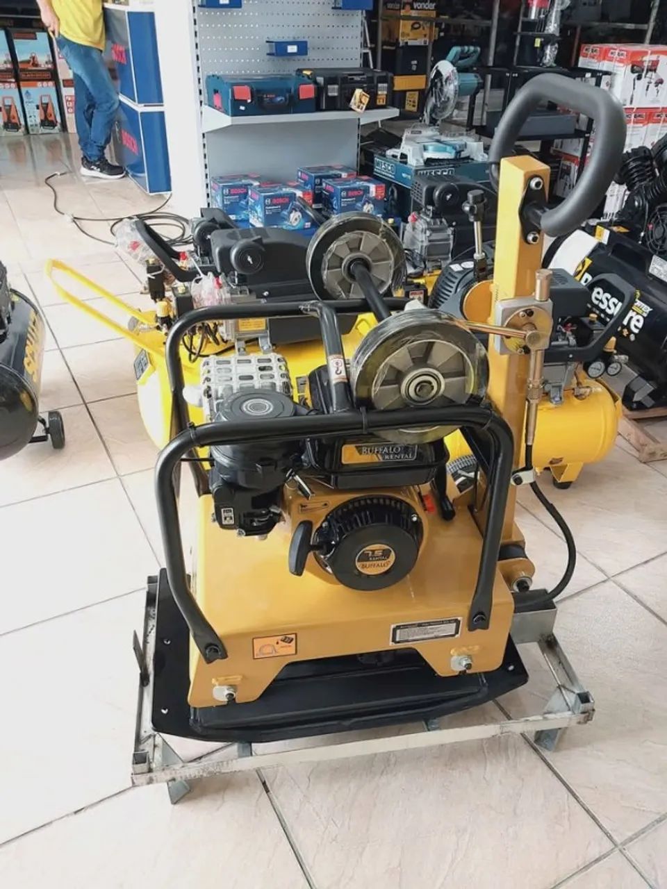 Placa Vibratória a Gasolina 130kg Reversível Profissional Buffalo- Novo/Loja - Foto 4