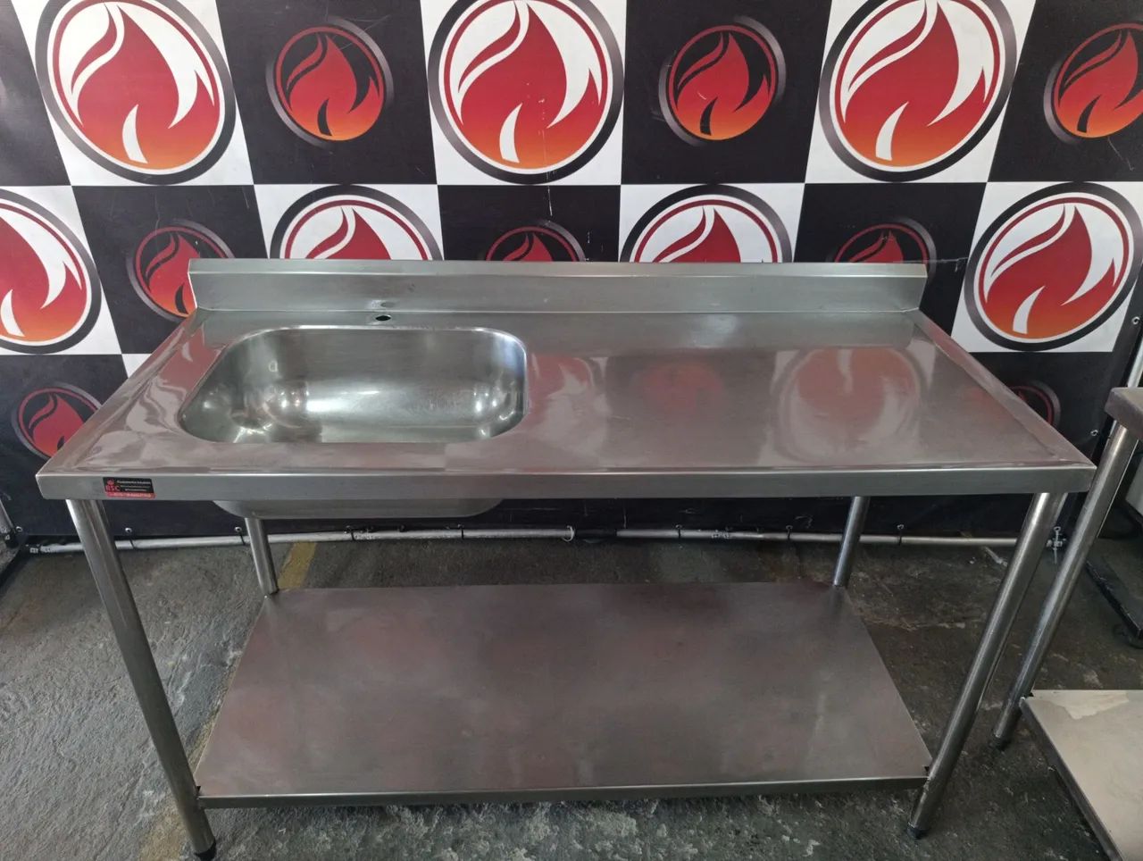 Pia industrial 1 cuba lado esquerdo com prateleira inferior usada em ótimo estado  - Foto 6