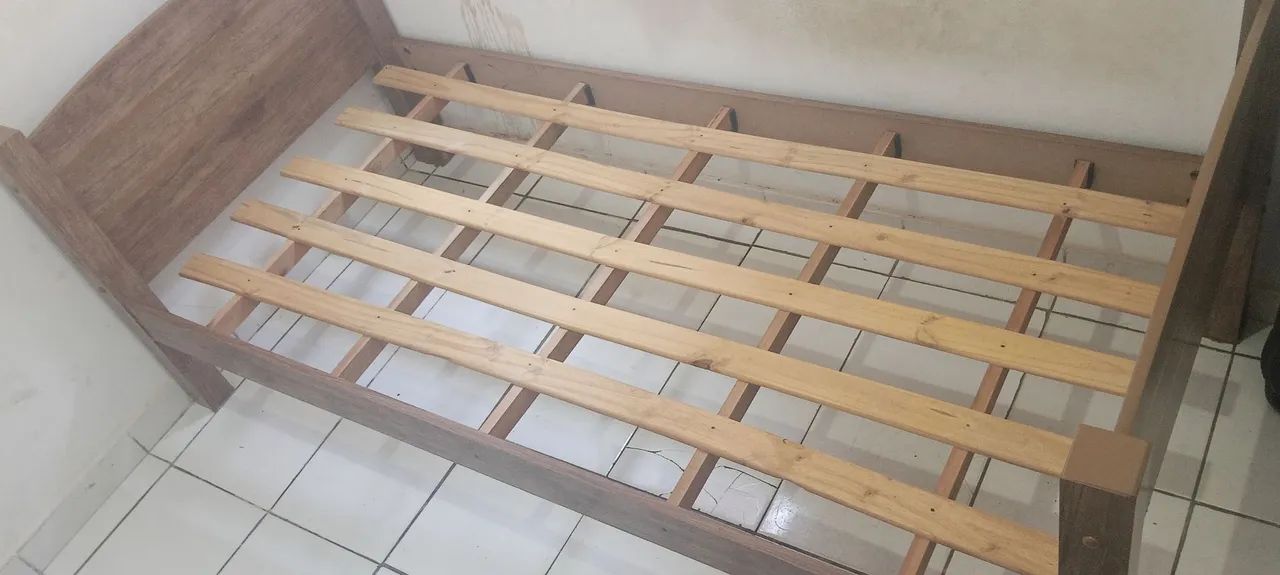 VENDO CAMA SOLTEIRO - NAO ENTREGO, NEM ENVIO