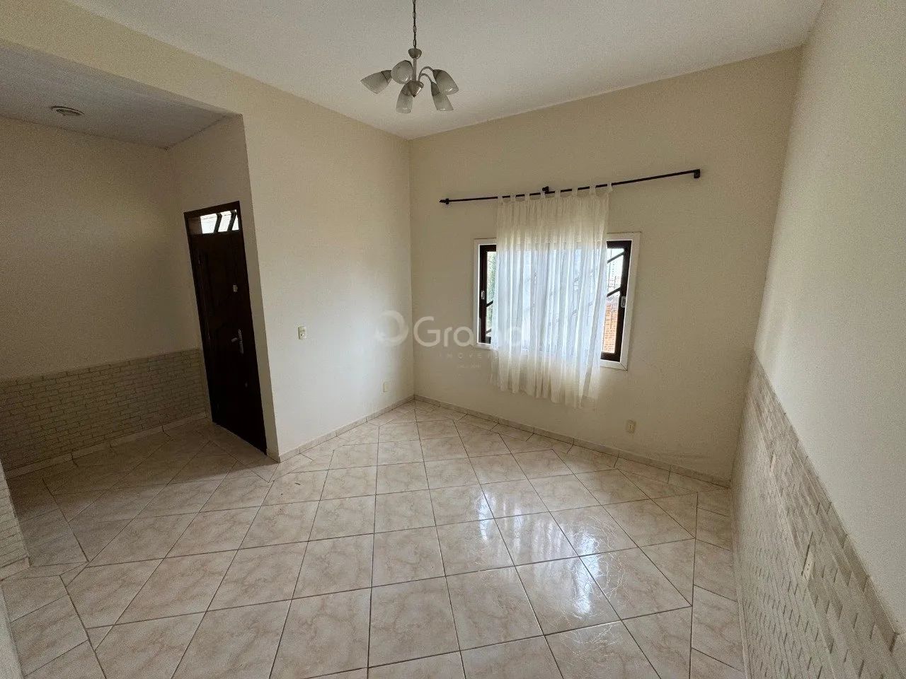 Casa Residencial de 301m² no Centro - Foto 5