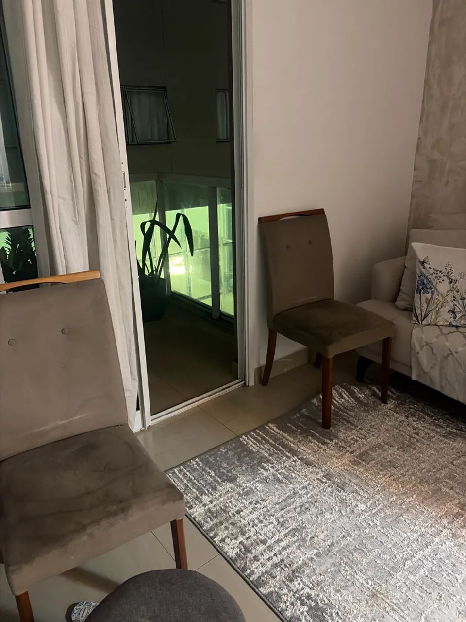 Cadeira de sala 04 - Foto 2