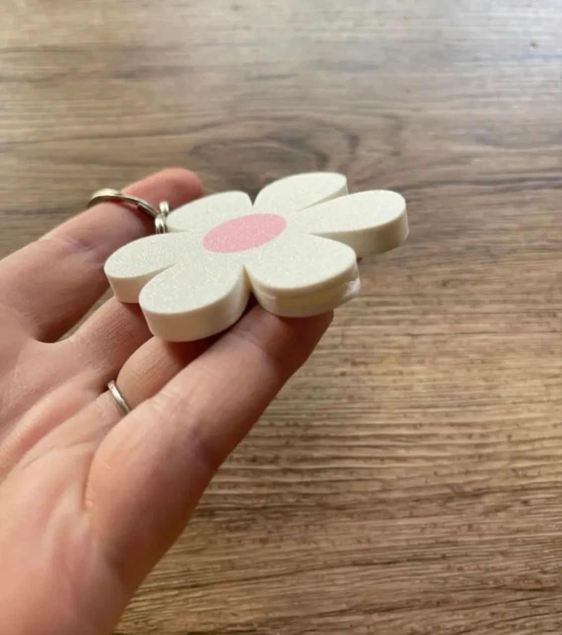 Abridor de lata em forma de flor chaveiro