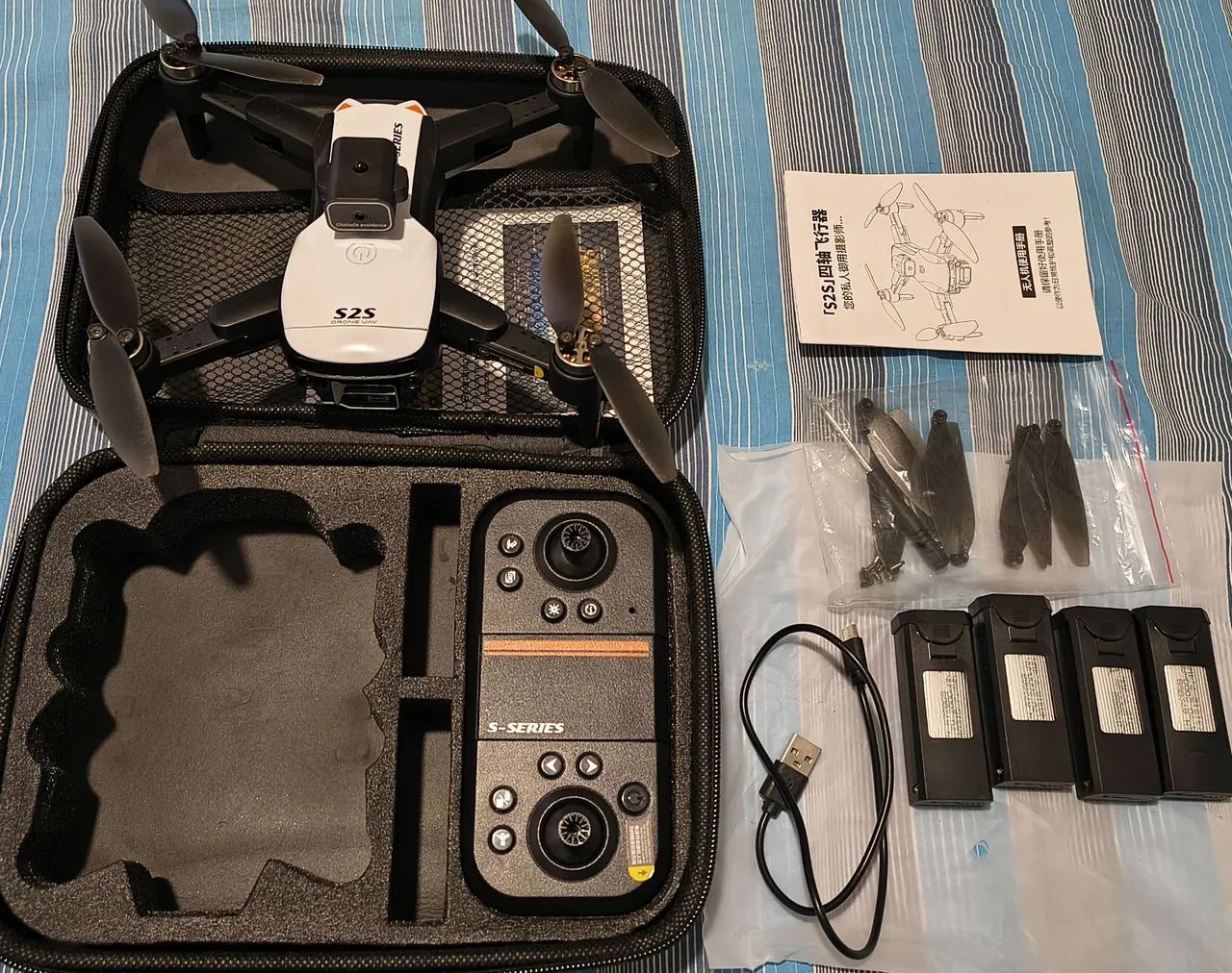 Drone S2S Completo com 4 Baterias, cabo USB, jogo de chave e Bolsa de Proteção e Manual. - Foto 3