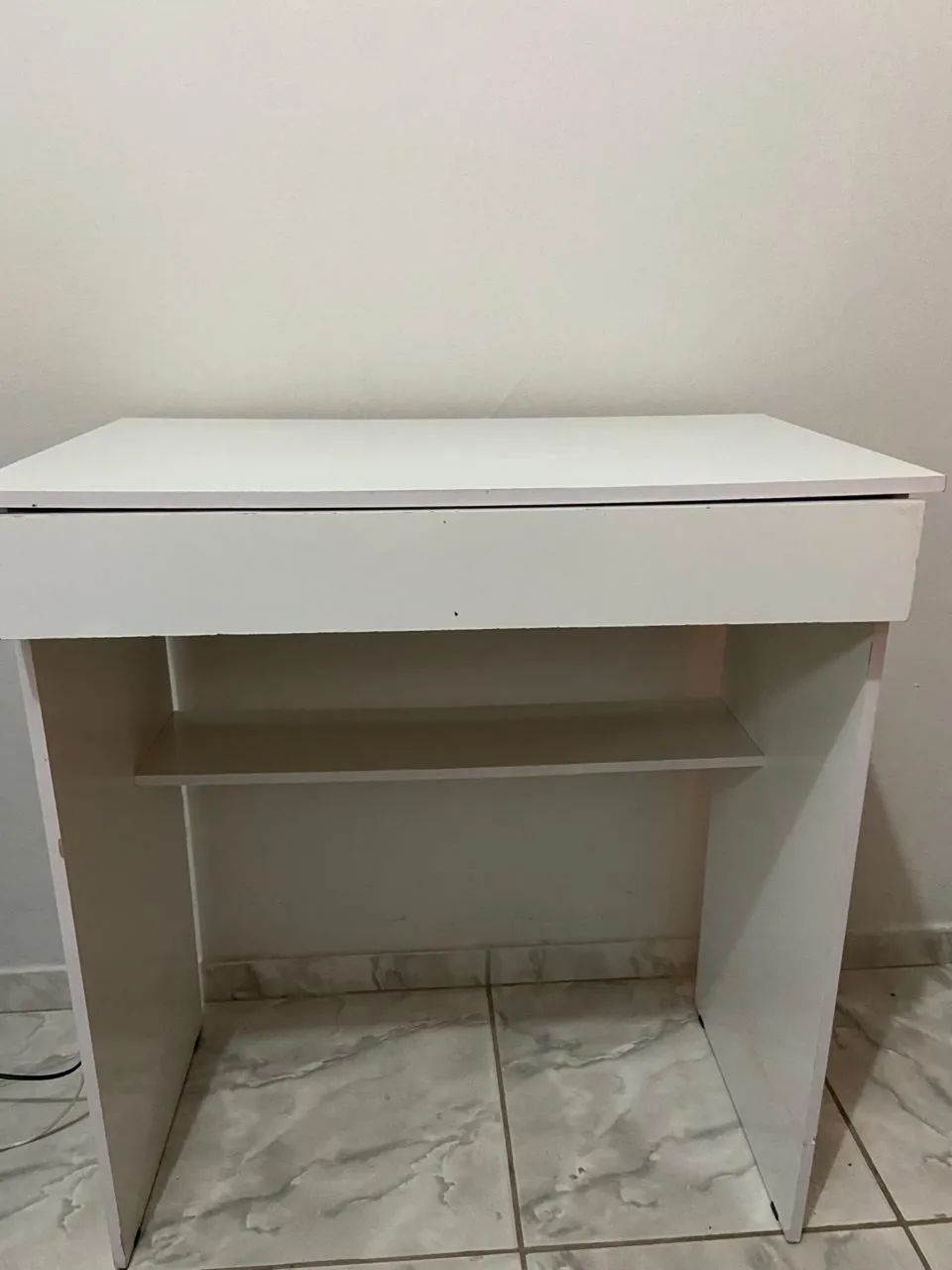 Escrivaninha branca/ com gaveta