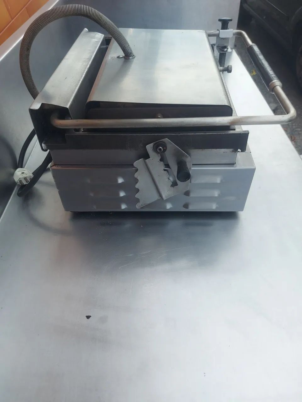 Prença grill profissional 220 vts  - Foto 2