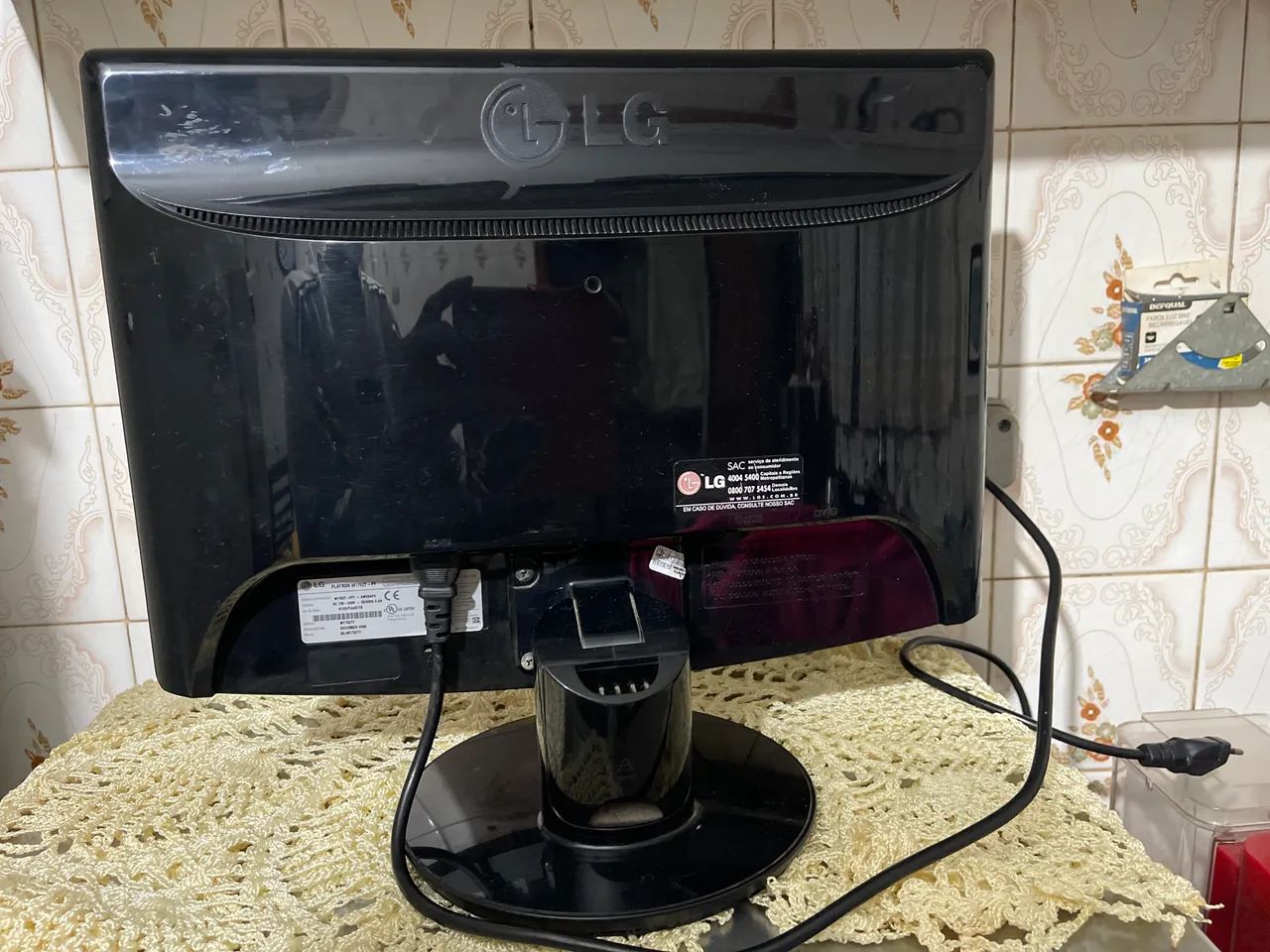 Monitor LG Flatron   W 17 52T ( Usado / Funcionando ) - Foto 2