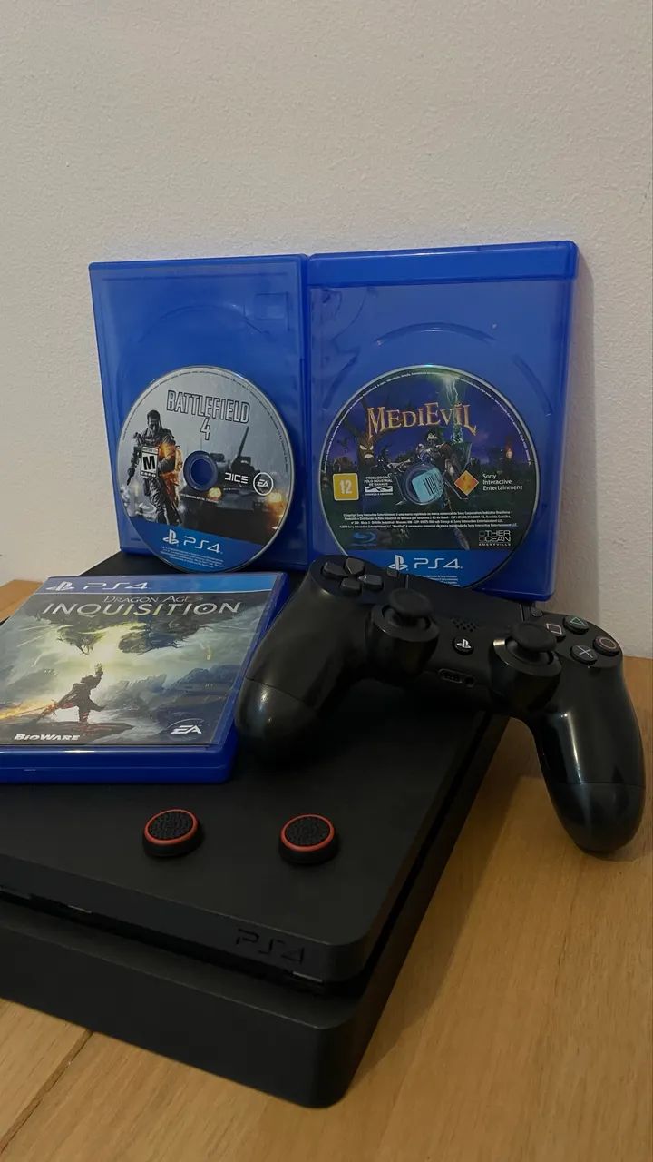 PlayStation 4 slim com 3 jogos (Aceito cartão)