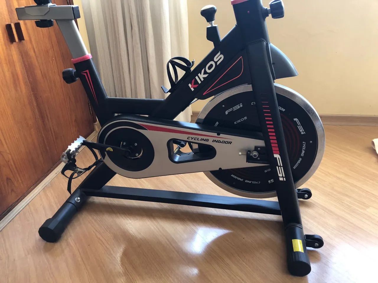BICICLETA SPINNING KIKOS F5I RODA DE INÉRCIA 10KG - Foto 4