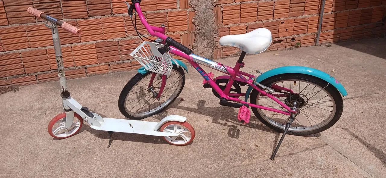 Bicicleta e patinete. 