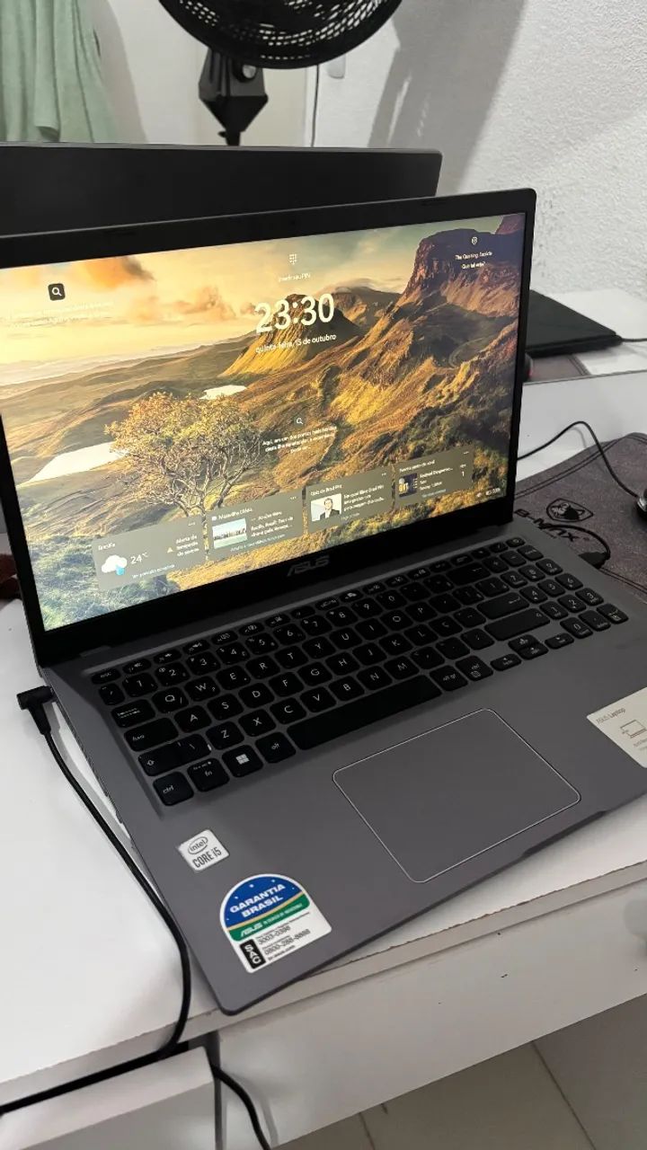 Notebook Asus em ótimo estado de conservação 