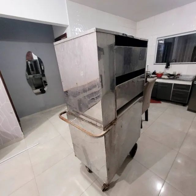 Carrinho de churrasco grego e kebabi usado tem alguns detalhes mais  funciona tudo perfeit