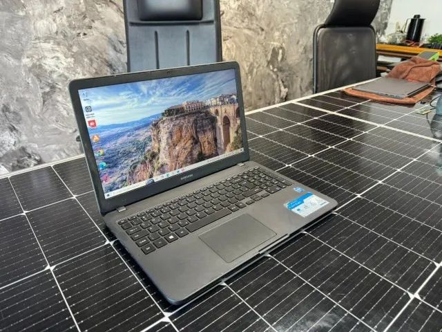 Notebook: Samsung Processador Celeron Placa de vídeo UHD Graphics Memória: 4GB DDR4 - Foto 3