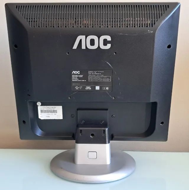 Monitor LCD 17" Multimídia AOC 712Sa em perfeito estado - Foto 3