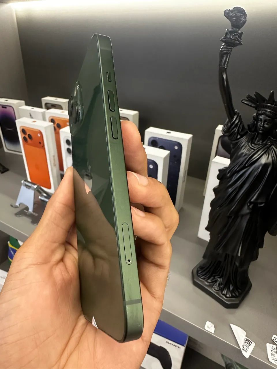 iPhone 13 - Verde Escuro - 128GB - Bateria 84% - Celulares e