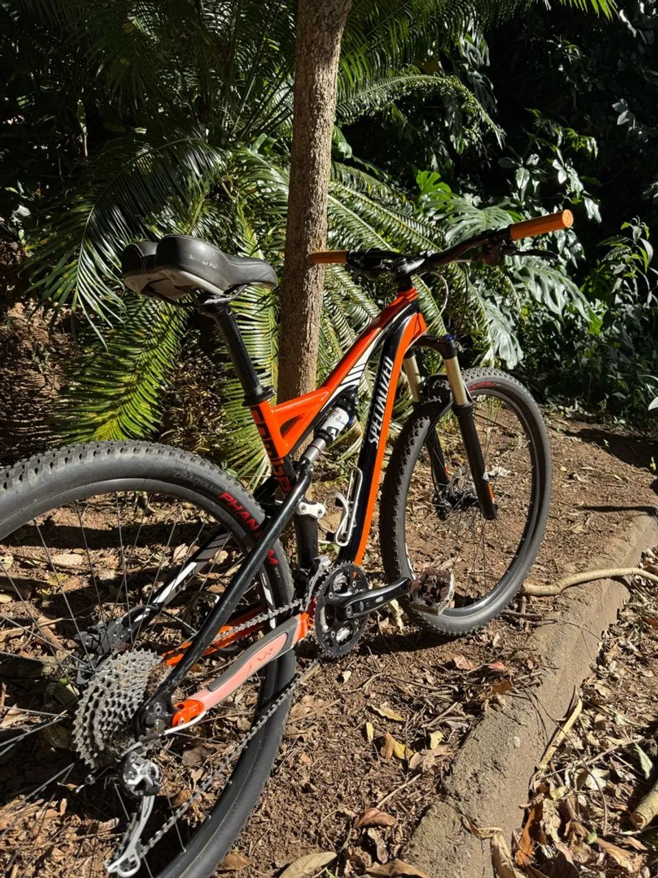 BICICLETA SPECIALIZED ARO 29 - Foto 5