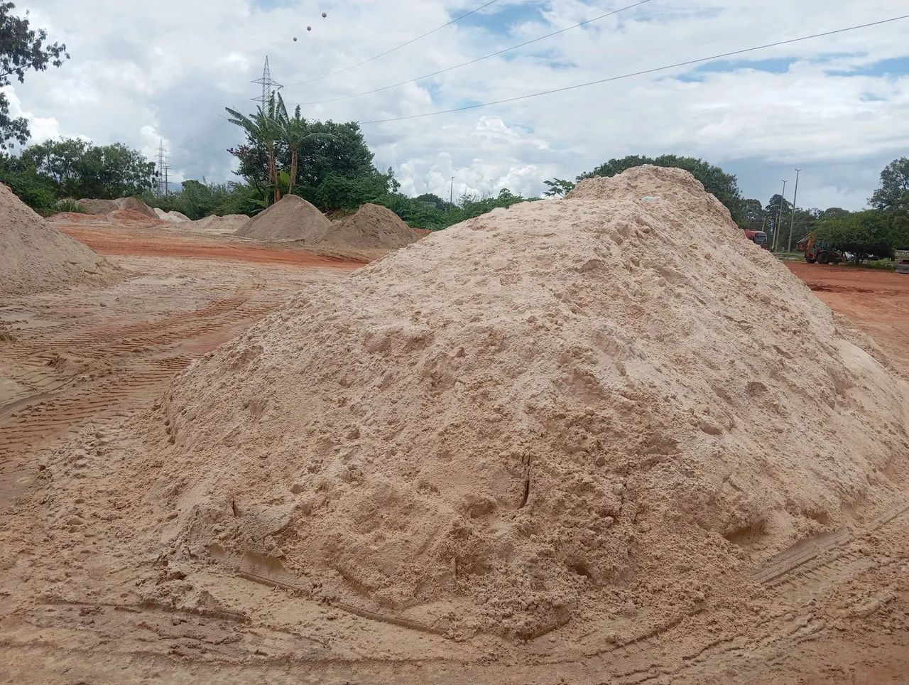 Areia lavada de Rio, brita e aterros 
