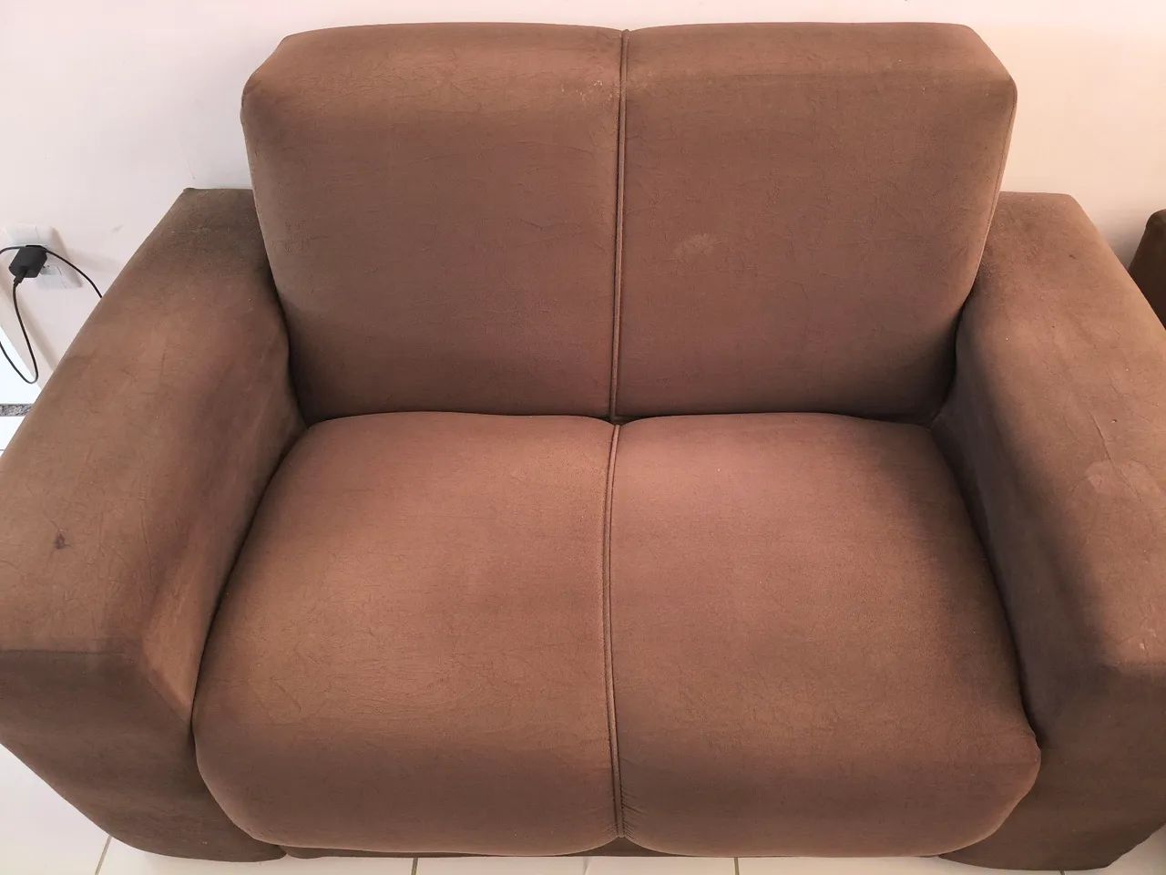 Vendo sofá usado , em bom estado. Vendo o par . - Foto 4